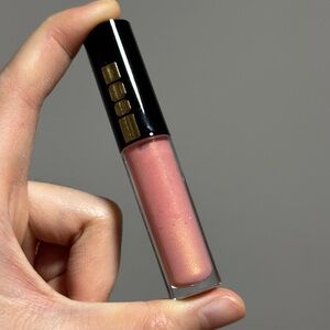 pat mcgrath lip gloss dare to bare mini size
#lipgloss #glamour